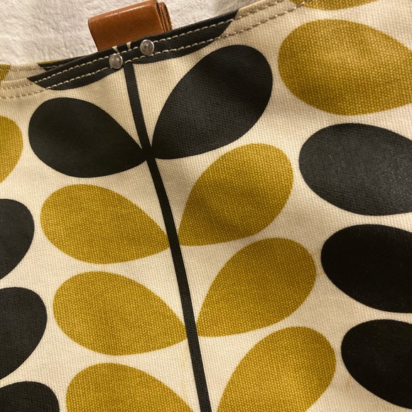 Orla Kiely Bags Orla Kiely Classic Multi Stem Midi Crossbody Bag